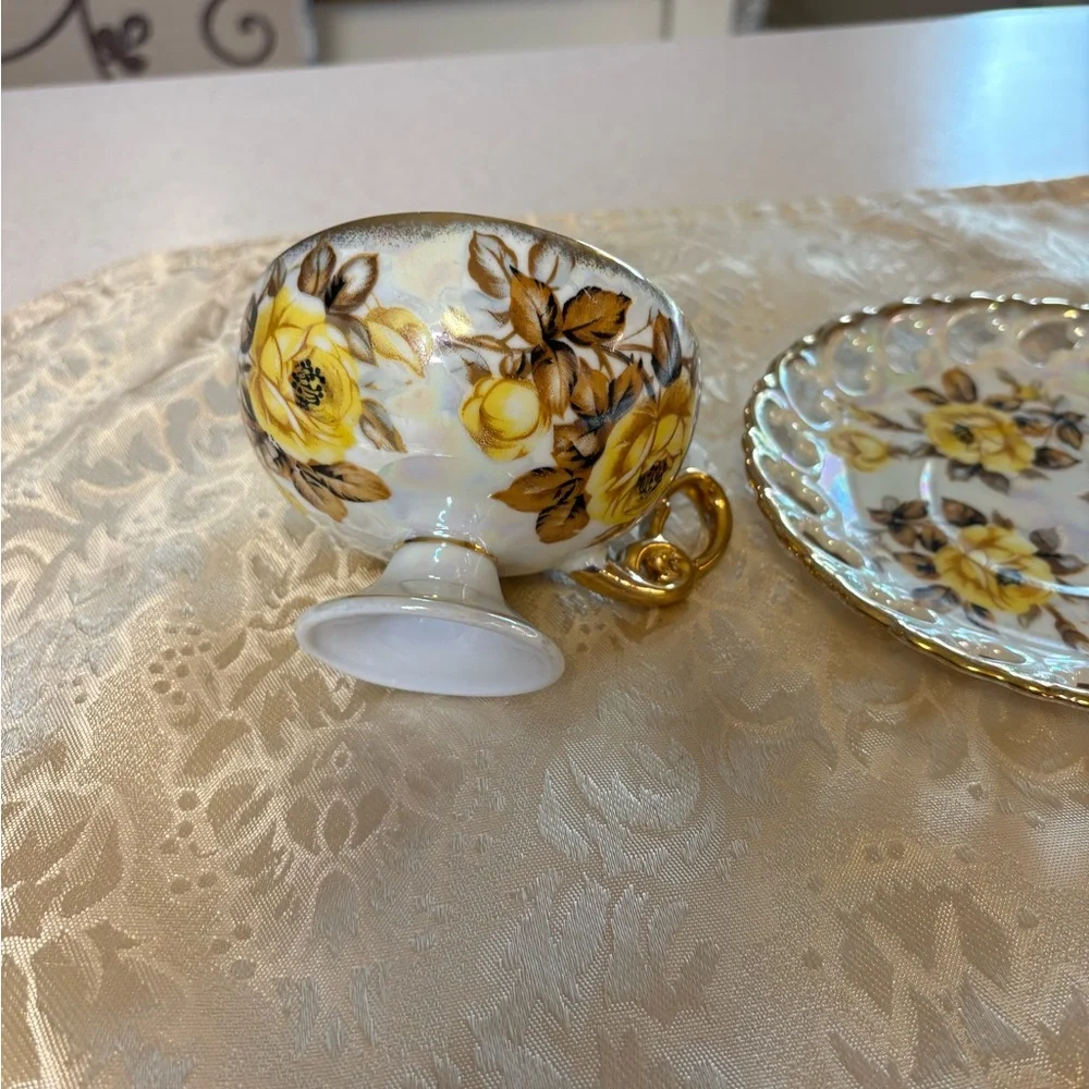 Vintage Royal Sealy Japan Teacup and Saucer - Picture 8 of 10